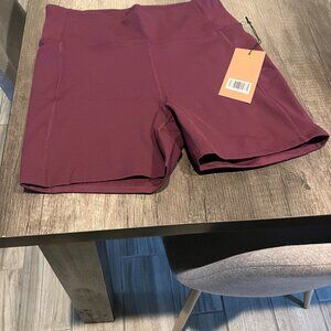 GIRLFRIEND COLLECTIVE Compressive Pocket Run Short in Plum